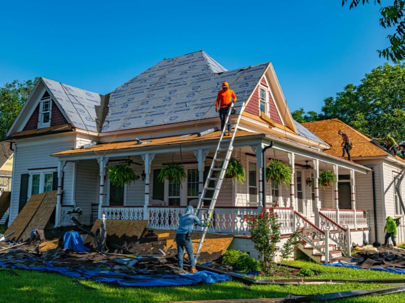 what happens when roofers arrive